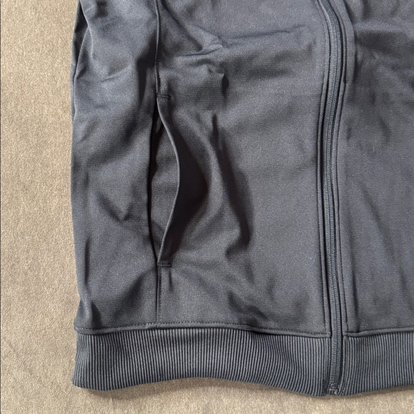 Women’s Under Armour Black Challenger Track Jacket Fitted Full Zip Size S NWT - Picture 10 of 13